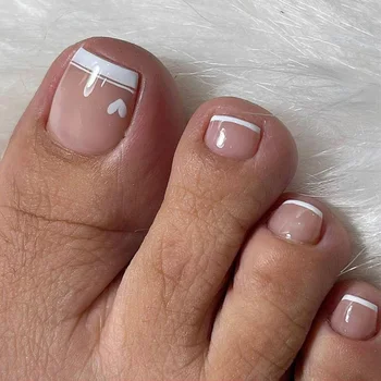 Модные накладные ногти на ногах с рисунком в виде сердечка с белой бахромой; Набор накладных ногтей на пальцах ног; французский короткий квадратный педикюр